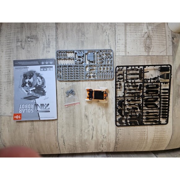 Green Energy 7-in-1 Solar Robot STEM DIY Kit | Buildable Solar Toy for Kids 10+ - Picture 12 of 16